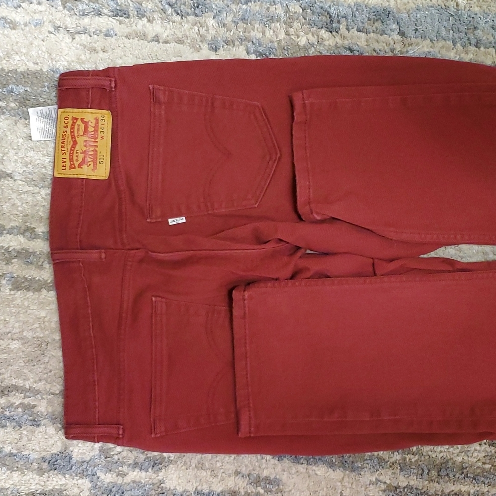 Burgandy Levi's 34/34
